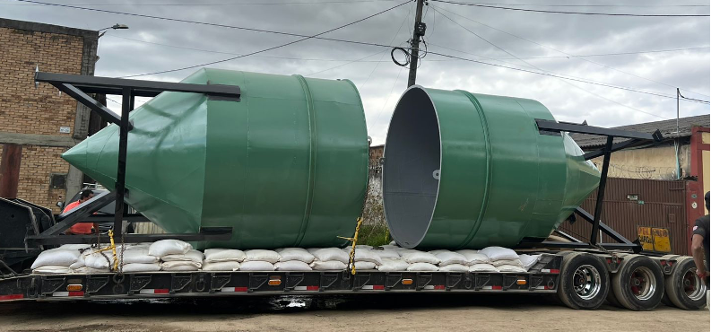 Tanque en acero recubierto en PRFV 1